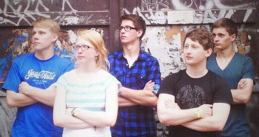 <a href=http://burningheartreports.blogspot.com/2014/12/musikvideo-paperclip-dich.html target=_self>Musikvideo: PaperClip - An dich</a> image-627785